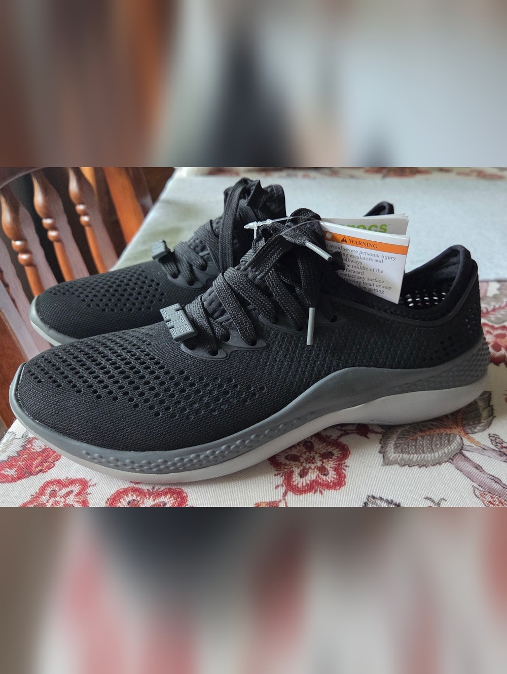 CROCS LiteRide 360 Pacer in Black And Slate Gray